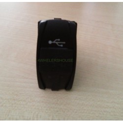 Διακόπτης με θύρες USB